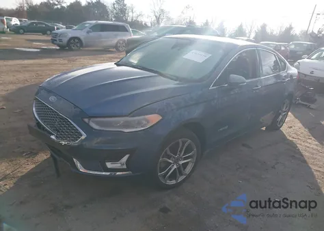 2019 Ford Fusion Hybrid Titanium из США, поврежденный, VIN 3FA6P0RU7KR257872
